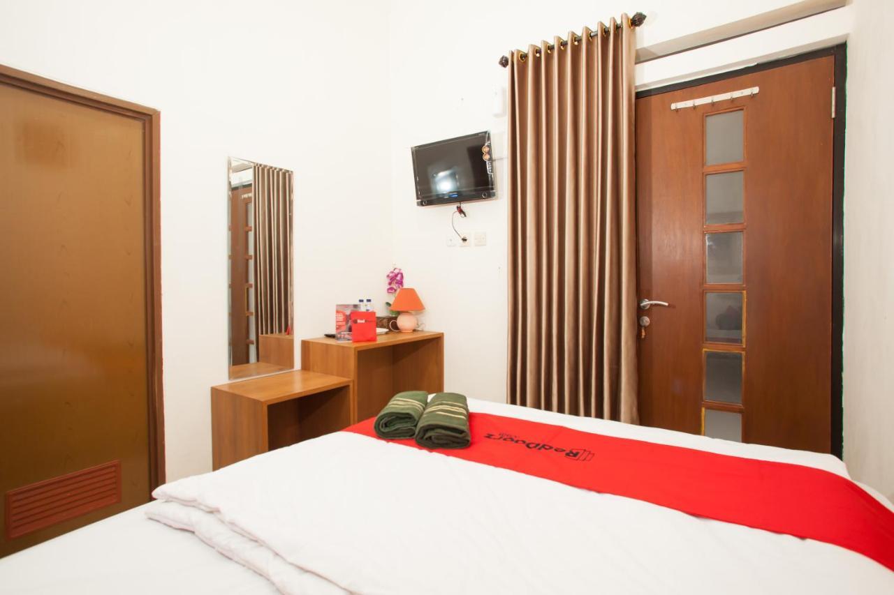 Reddoorz Syariah Near Singha Merjosari Park Маланг Экстерьер фото